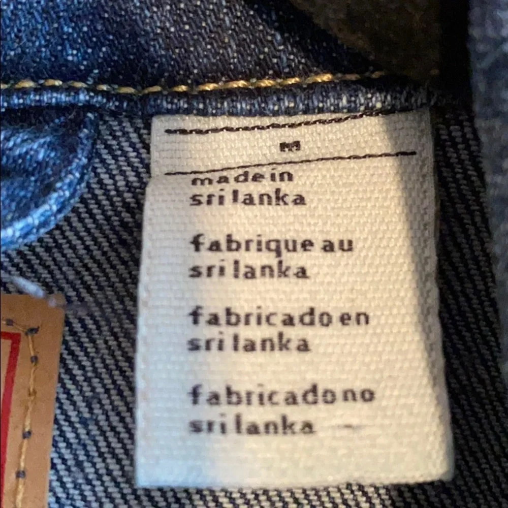 Levi’s Denim Jean Jacket - Picture 3 of 10